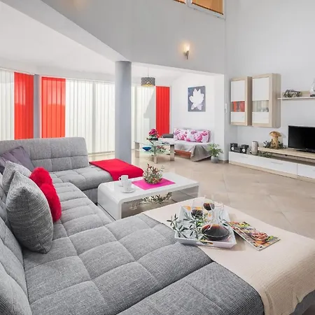 Gorgeous In Valtura With Wifi Valtura