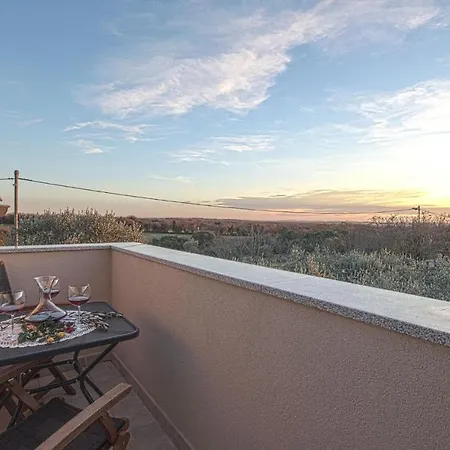 Casa de Férias Gorgeous In Valtura With Wifi *