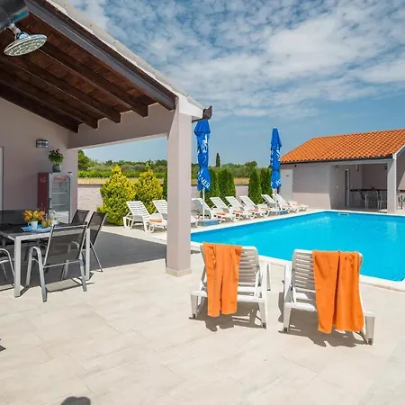 Gorgeous In Valtura With Wifi Valtura