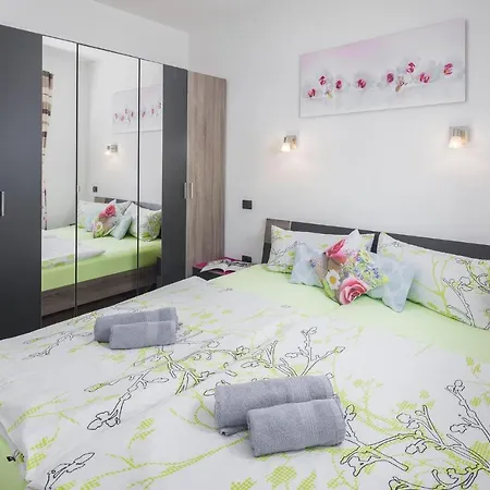 Gorgeous In Valtura With Wifi Valtura