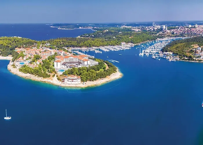 Holiday home Gorgeous In With Wifi Valtura