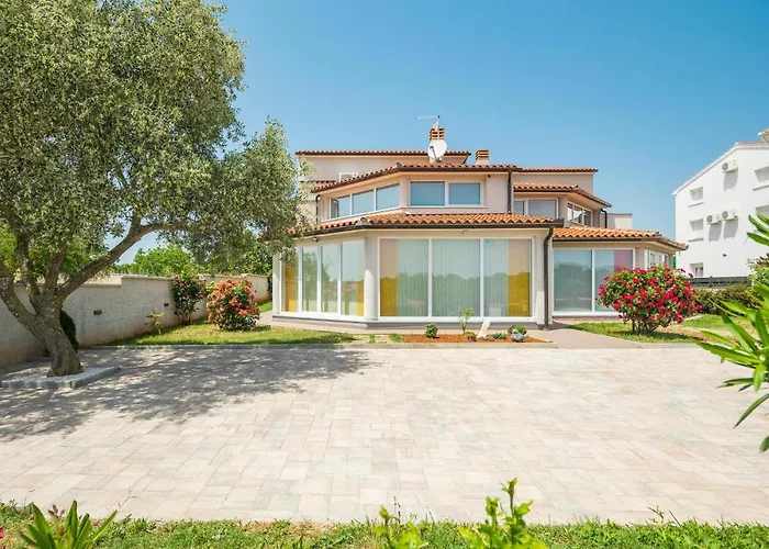 Gorgeous In With Wifi Holiday home Valtura