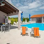 Gorgeous In With Wifi Valtura