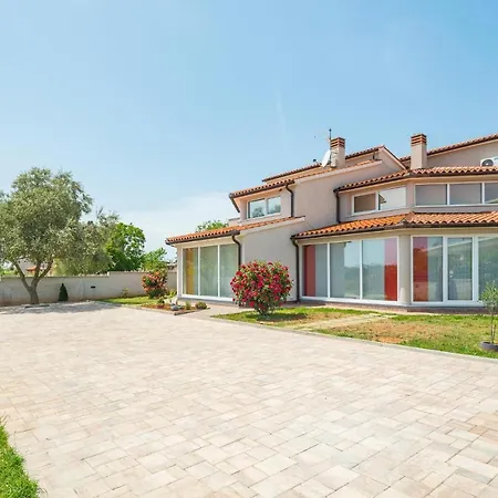 Gorgeous In Valtura With Wifi 펜션 *