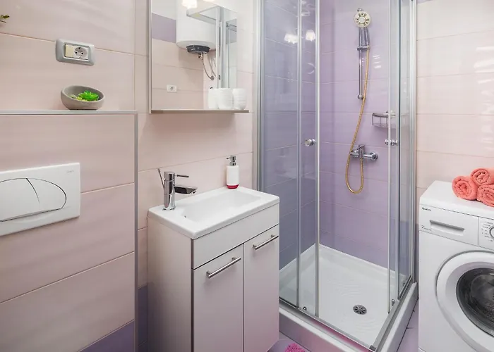 Vikendica Gorgeous In With Wifi Valtura