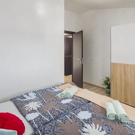 Gorgeous In Valtura With Wifi Dom wakacyjny *