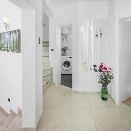 Nyaraló Gorgeous In Valtura With Wifi