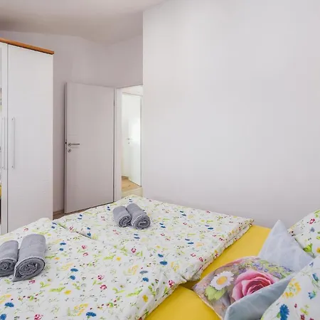 Nyaraló Gorgeous In Valtura With Wifi *